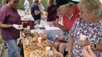 13 verschieden Brotsorten konnten auf dem Fellingshäuser Wochenmarkt gekostet werden.