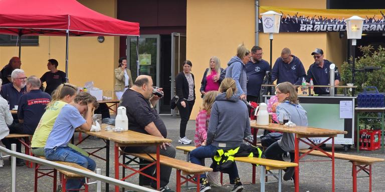 Am Bürgerhaus in Frankenbach angekommen