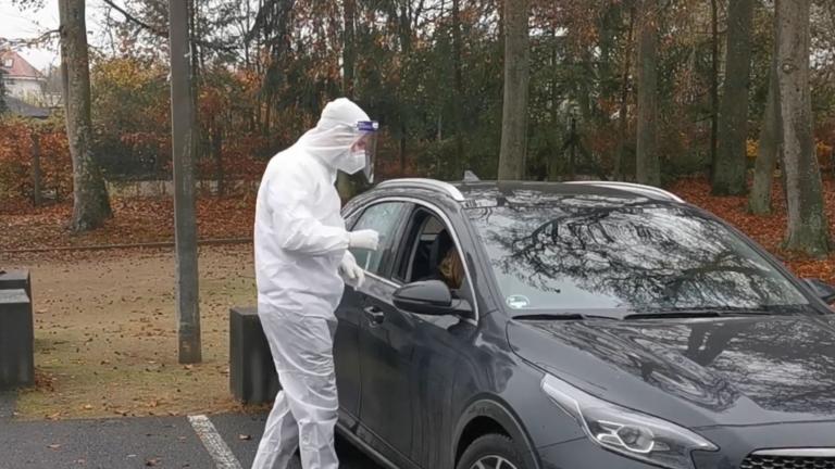 Coronatest am Auto  
