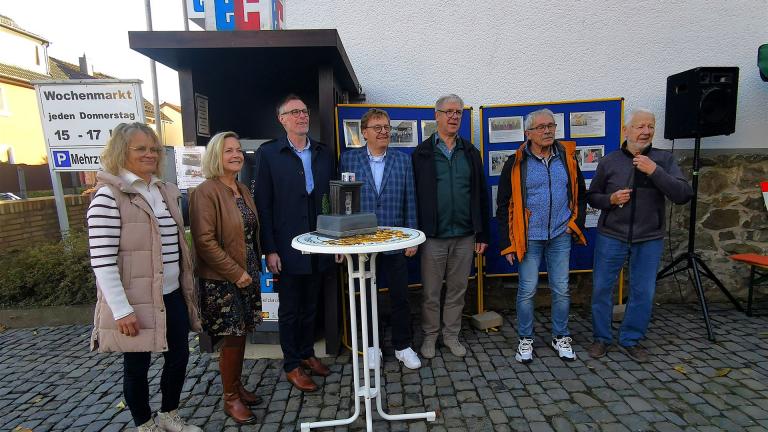 Organisatoren Wochenmarkt und Geldautomat