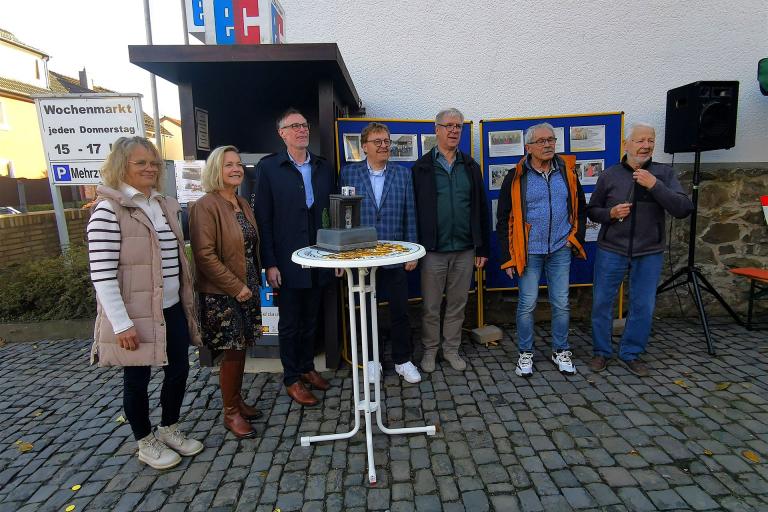 Organisatoren Wochenmarkt und Geldautomat
