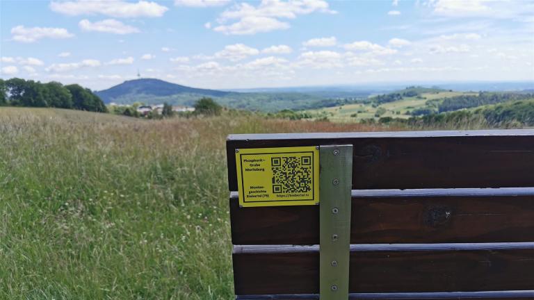 QR-Code an der Baumelbank 