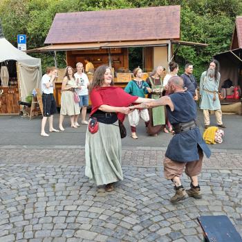 Tanz unter Burg Vetzberg