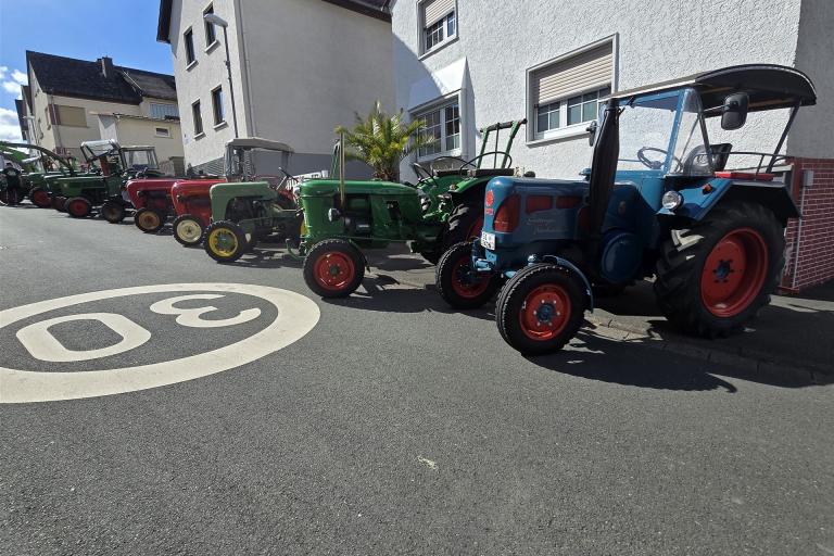 Traktorausstellung beim Brunnenfest