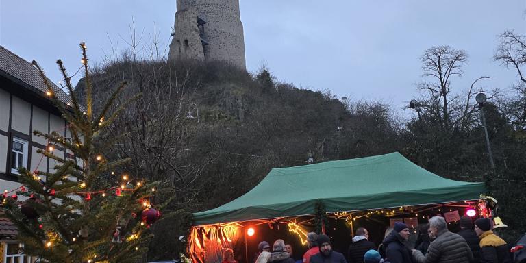 Weihnachtsmarkt unter der Burg Vetzberg
