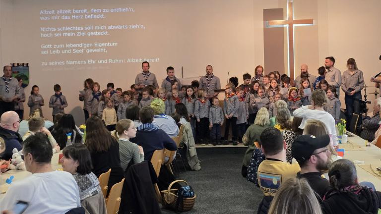 Die Pfadfinder „Turmfalken“ beim Festgottesdienst der Freien ev. Gemeinde Frankenbach
