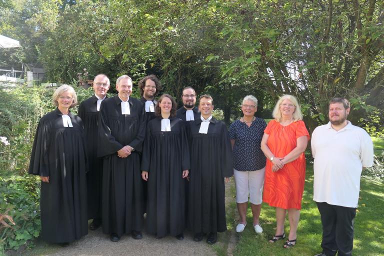 Gruppenbild mit dem neuen Pfarrehepaar