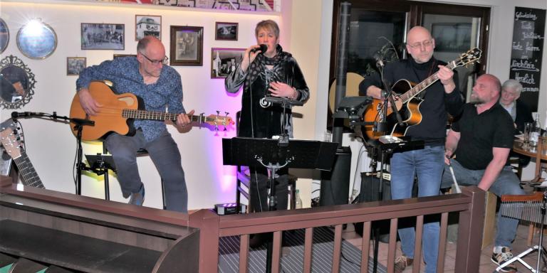 Manu-Michaeli-Band im Kirchlein