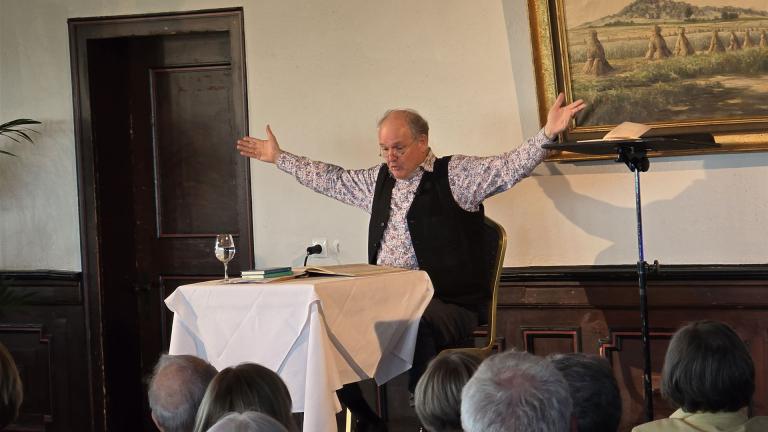 Michels Quast im Rittersaal der Burg Gleiberg 