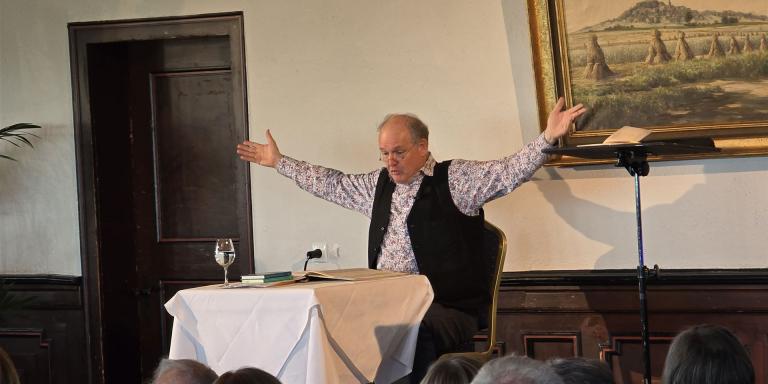 Michels Quast im Rittersaal der Burg Gleiberg 
