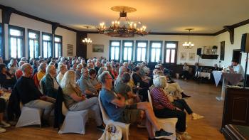 Alexander Oetker im Rittersaal auf Burg Gleiberg