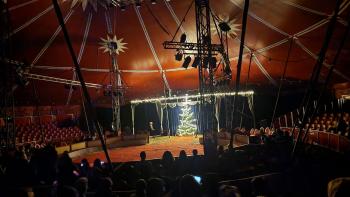Weihnachtszauber im Circus Barelli 