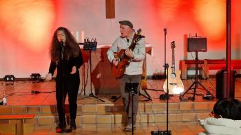 Duo „2inJoy“ in der katholischen Kirche St. Raphael Wißmar