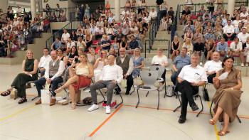 Entlassungsfeier in der Großsporthalle an der Wettenbergschule
