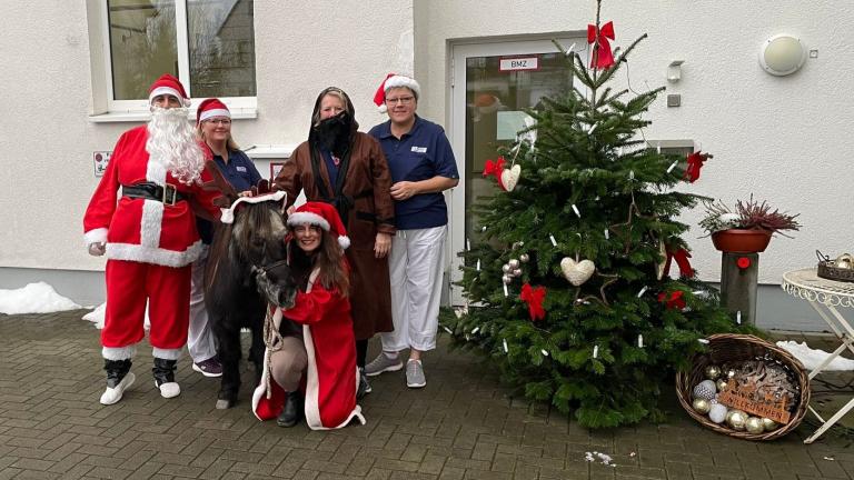 Nikolaus & Flashboy im Seniorenzentrum