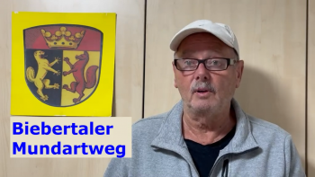 Rainer Rau stellt „Off Platt“ den Biebertaler Mundartweg vor