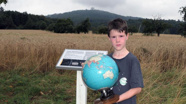 Elias Mattern am Planetenweg