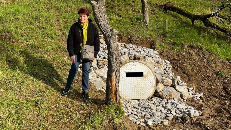 Inge Mohr am Fledermausstollen