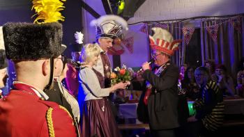 Das Lollarer Prinzenpaar mit seiner Lieblichkeit Silvia und Prinz samt Hofstaat.