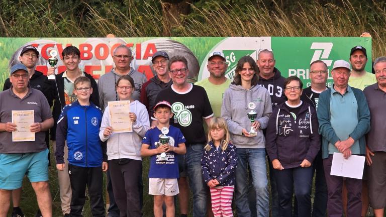 Teilnehmer beim Boccia-Turnier in Vetzberg