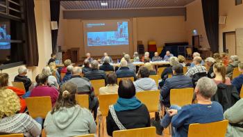 Zeitzeugen am Podium 