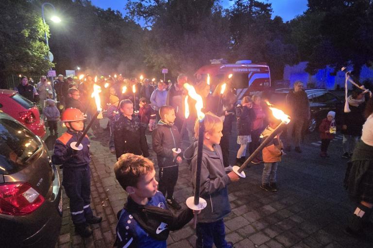 Fackelzug der Freiwilligen Feuerwehr Rodheim