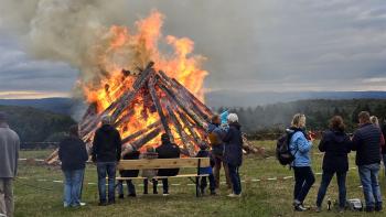 Herbstfeuer auf dem Geprägskopf
