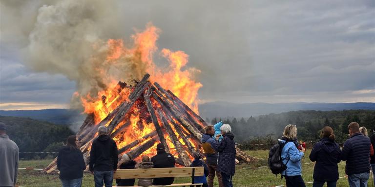 Herbstfeuer auf dem Geprägskopf