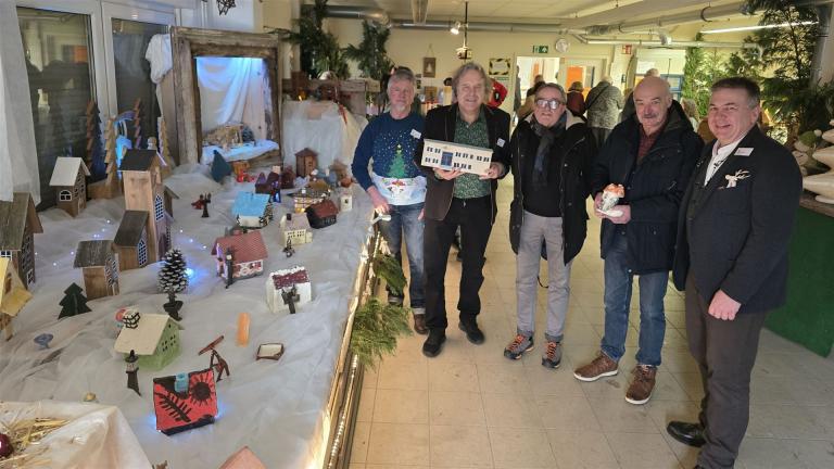 Martin Evenius und Vertreter aus unterstützenden Bereichen.