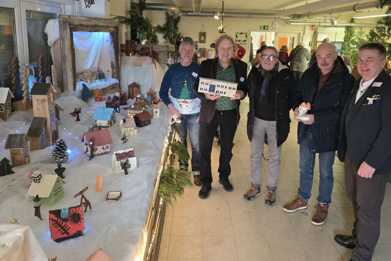 Martin Evenius und Vertreter aus unterstützenden Bereichen.