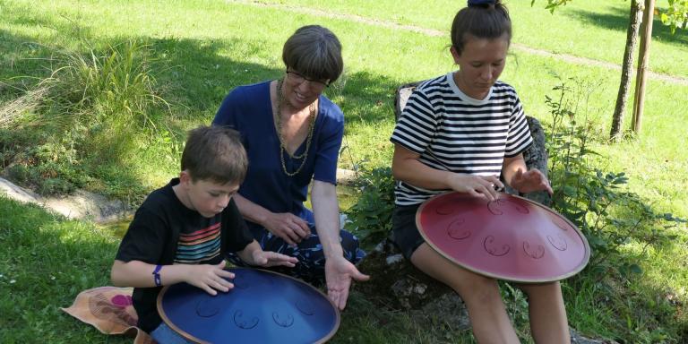 Zungentrommel-Percussion mit Takt und Ton