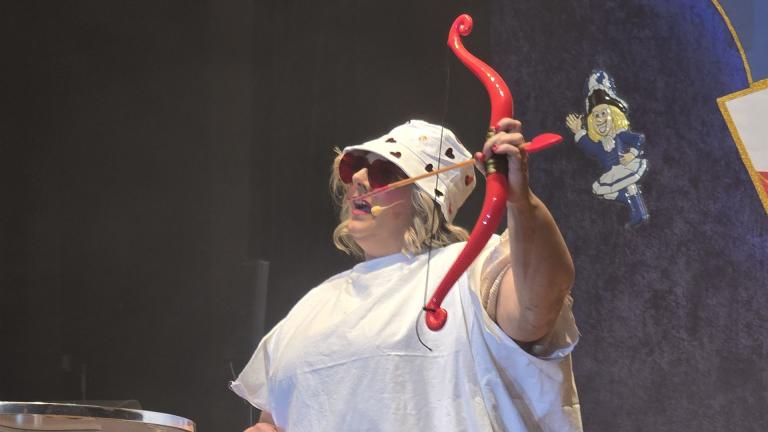 Bella Bellvue als Liebesengel Amor