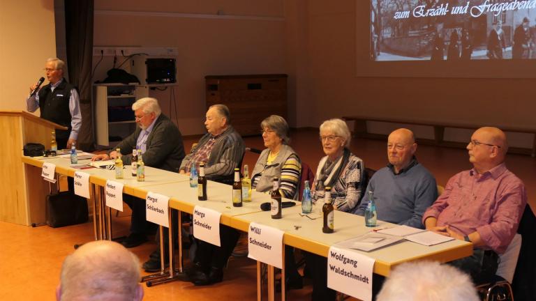 Zeitzeugen beim Frankenbacher Erzähl,- und Frageabend