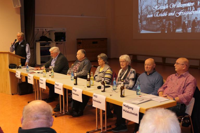Zeitzeugen beim Frankenbacher Erzähl,- und Frageabend