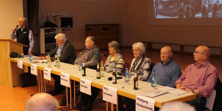 Zeitzeugen beim Frankenbacher Erzähl,- und Frageabend