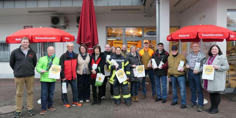 Preisübergabe an die Gewinner der Aktion „Heimat shoppen in Biebertal“