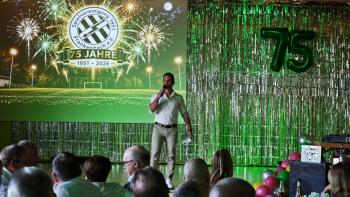 Luca Salvati moderierte im Festsaal die 75er Feier