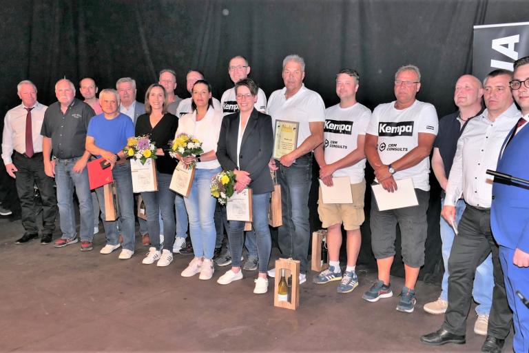 Ehrungen bei 75 Jahre Handball in Bieber