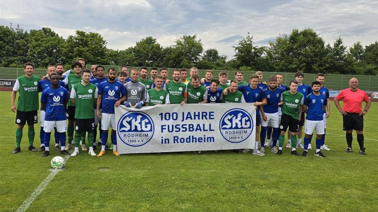 Erinnerungsfoto FSG Biebertal und VfB Marburg