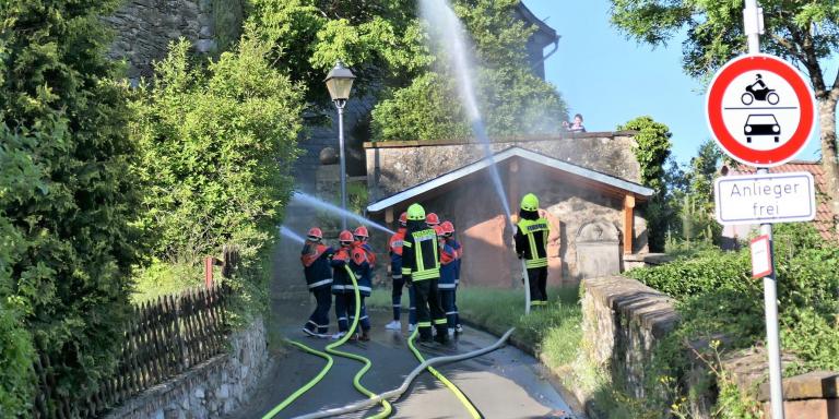 Wasser marsch aus allen Rohren beim Pfingstspritzen in Königsberg.